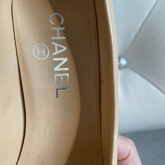 CHANEL Cap Toe Pump - Picture 5 of 12